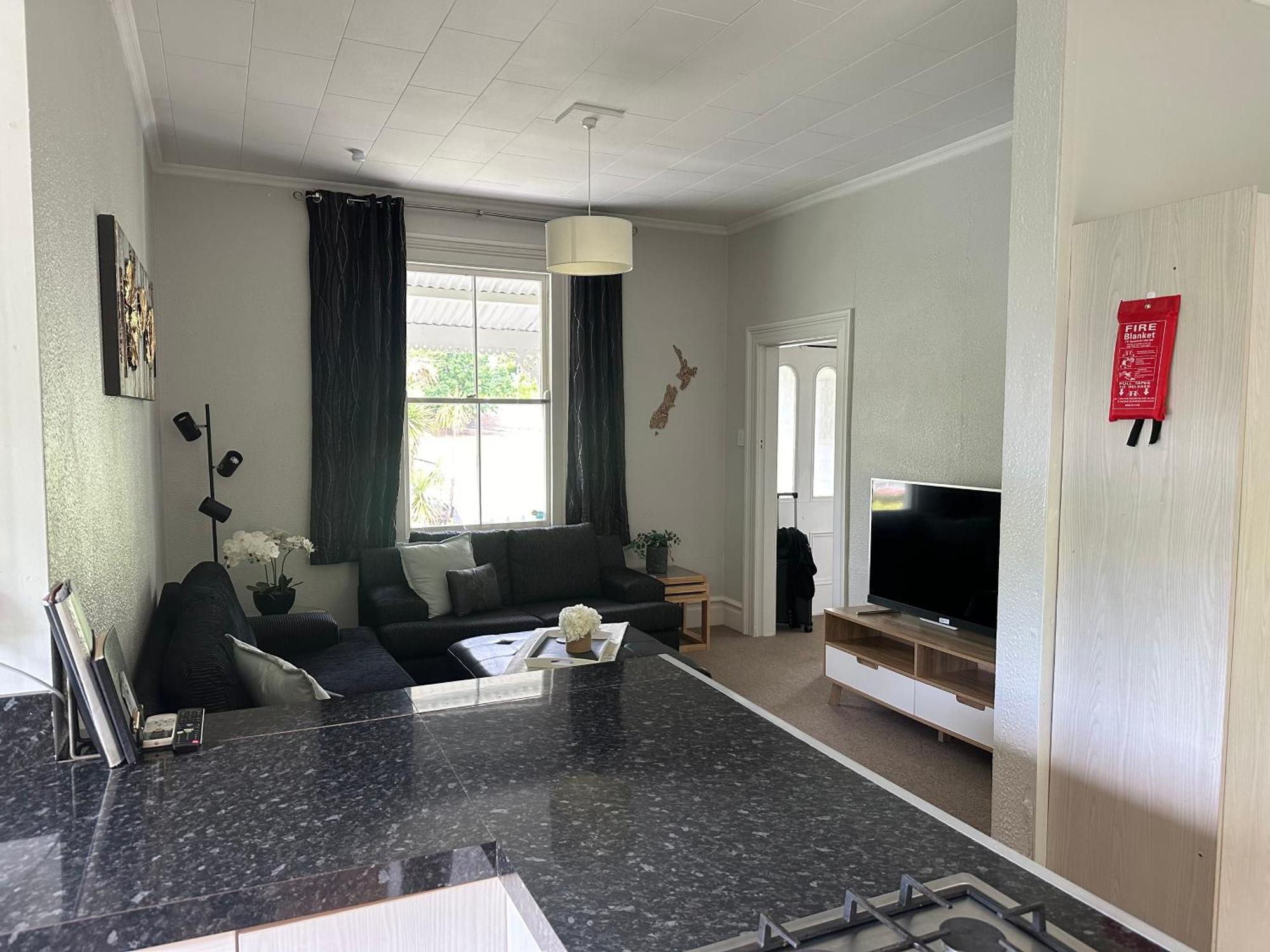 Renwick In The City Nelson, 10Min Walk To City Centre, Full Kitchen, Fast Fibre Wifi, Drive 13Min To Airport, 5Min To Hospital, Quiet Street, Dog Friendly Ngoại thất bức ảnh